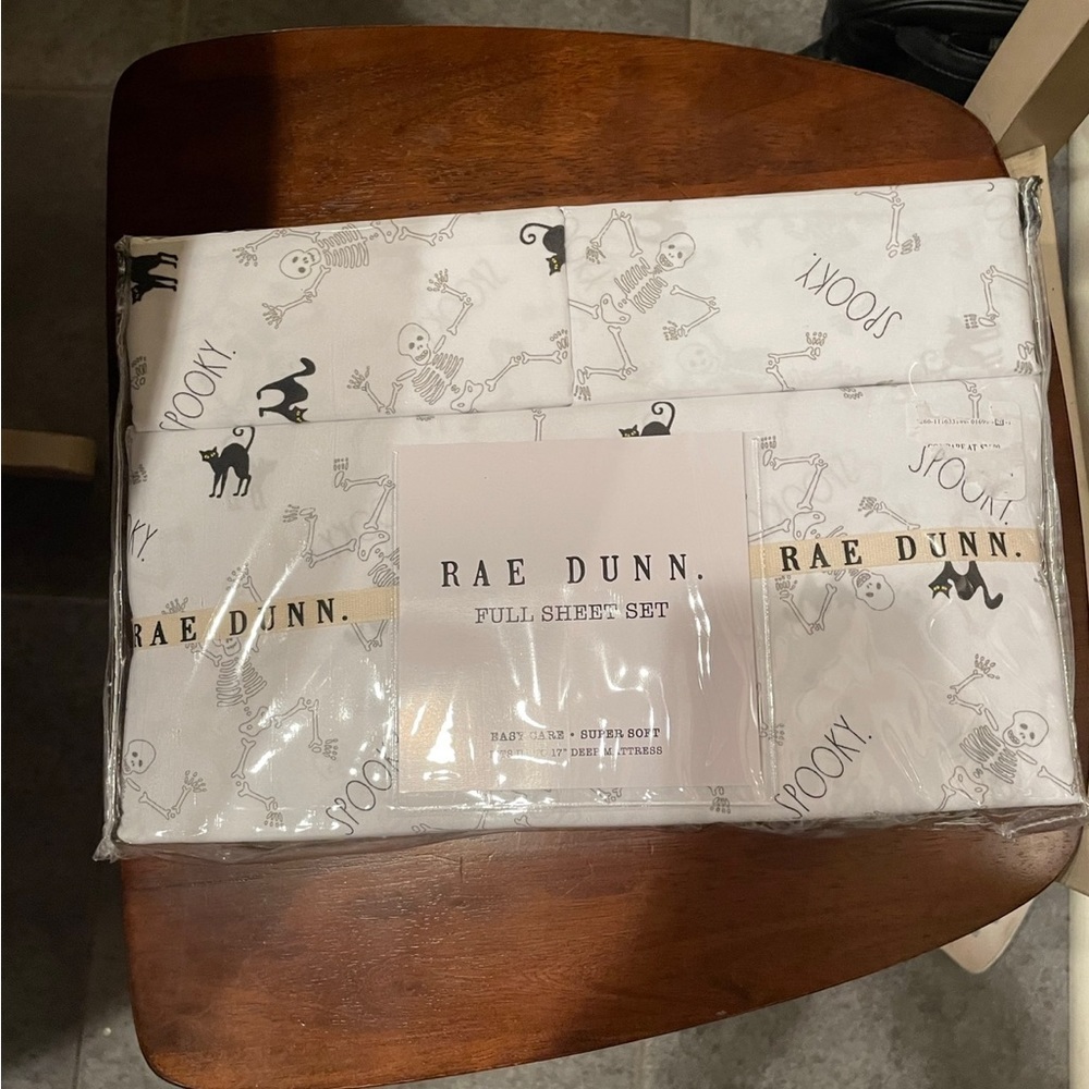 Rae Dunn Full‎ Size Skeletons, And Black Cats Spooky  Sheet Set Halloween